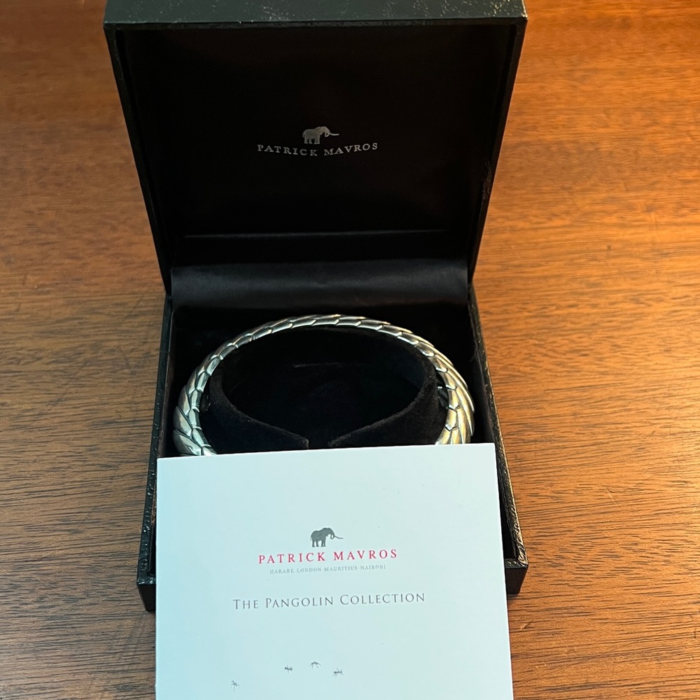 Patrick Mavros Pangolin Armour Bangle – XL (Sterling Silver) - Picture 5 of 7
